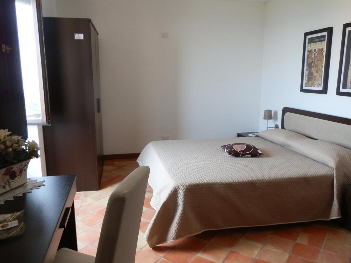 Agriturismo Ai Monaci Montano Antilia Buitenkant foto