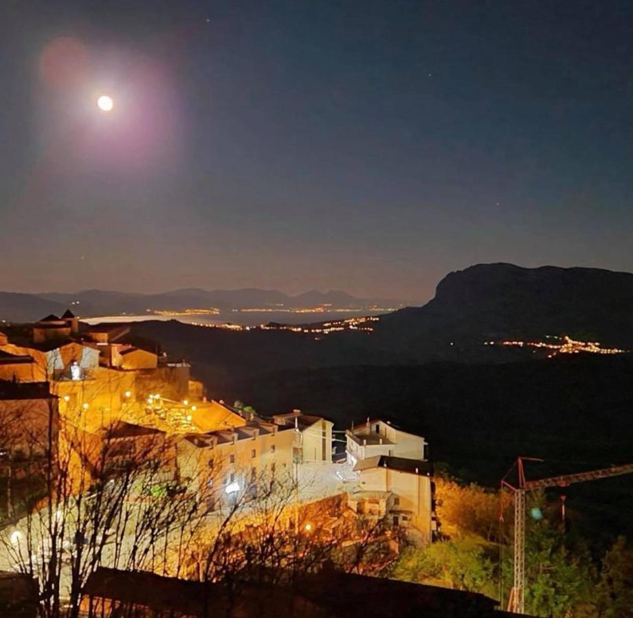 Agriturismo Ai Monaci Montano Antilia Buitenkant foto